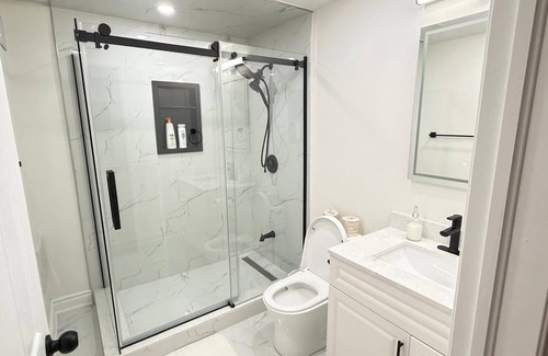 Dixie Apartamento | Entire basement apartment with private entrance