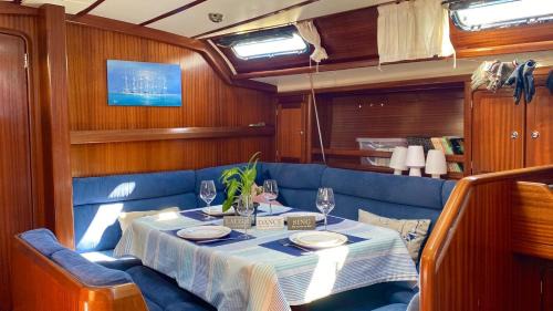 Birgu Alquiler De Eote | Entire boat 3 cabins in Birgu vittoriosa
