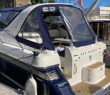 Tower Hill Alquiler De Eote | Entire Boat at St Katherine Docks 2 Available select using room options