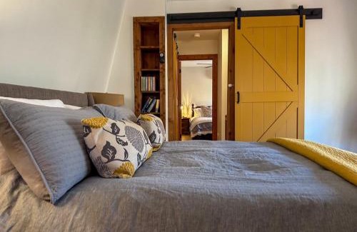 Highlands Casa | Entire cabin on Lake Sequoyah