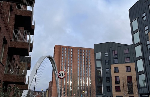 Manchester Casa | Entire Captivating 2-bed House in Manchester