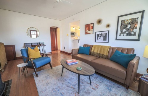 Mount Royal Casa | Entire Cliff Bungalow Heritage Property | 7 Beds, Garden Oasis, 4 Parking Spaces