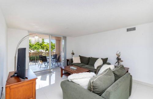 Aventura Apartamento | Entire condo at Aventura