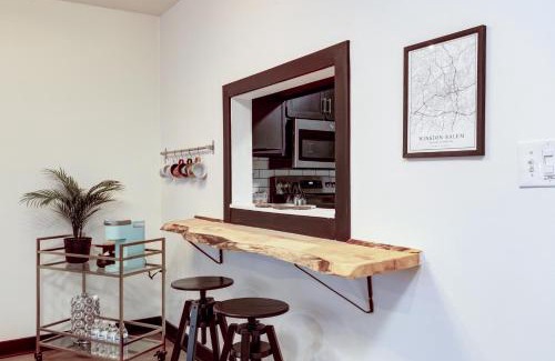 Winston - Salem Apartamento | Entire condo in downtown winston