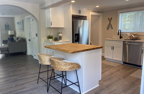 Lakeside Cabaña | Entire cottage in Lakeside Marblehead, Ohio - New Listing