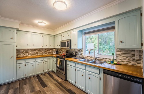 Guildford Casa | Entire cozy family ideal retreat full house
