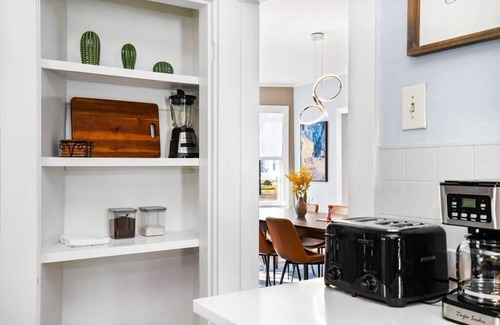 South Side Casa | Entire Cozy House near Moody St, Bentley, Brandeis