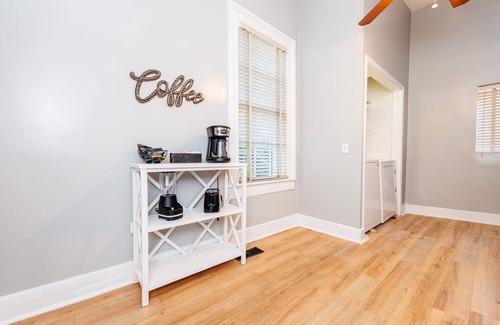 Macon Casa | Entire Duplex-Sleeps 19 Perfect for Large Groups