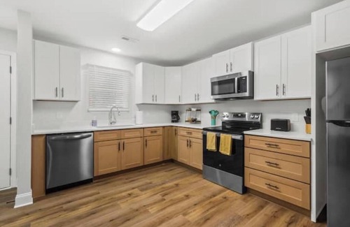 Taylors Casa | Entire duplex w/2 private decks, great for group