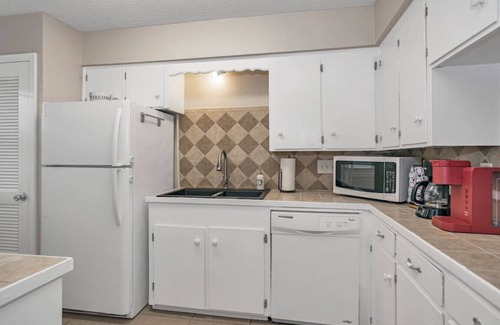 Kempwood Casa | Entire Duplex with 6 Bedrooms for Large Groups