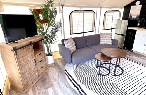 Cadiz Alquiler De RV | Entire Glamping Campground, 8 Luxury Safari Tents