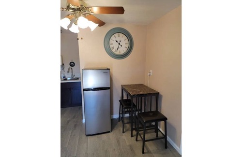 Lancaster Casa | Entire Guest-home 1 Bedroom & Bath & Kitchenette