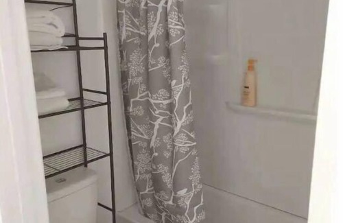 Lancaster Casa | Entire Guest-home 1 Bedroom & Bath & Kitchenette
