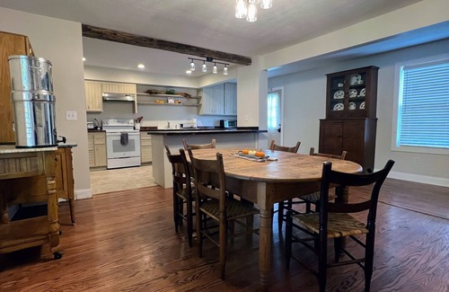 Nickelsville Casa | Entire Historic Inn 7 bedroom / 6 bath Eco-friendly
