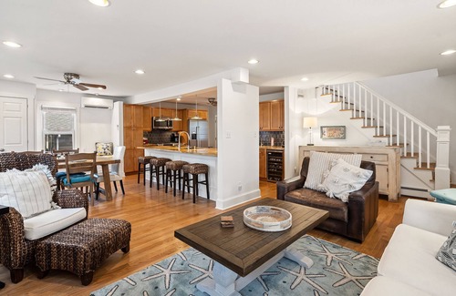 Wall Casa | Entire Home, 2 Blocks to Beach, Lots of amenities, beach badges & EV charger.