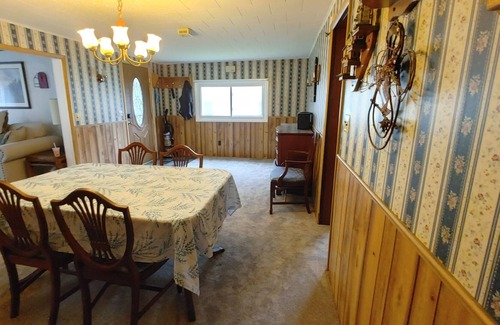 Canandaigua Casa | Entire Home -30 Day Rental-Steps from Downtown Main Street near Bars &Resuarants