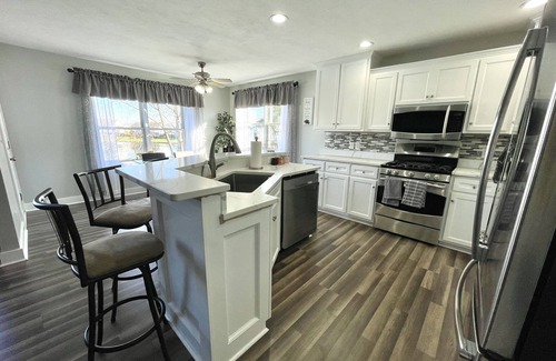 Holland Casa | Entire Home 4bed 3.5bath in Holland, Michigan