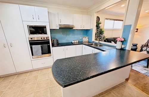 Westmead Villa | Entire Home- 5 Min to Parramatta,Westmead Hospital,Commbank stadium