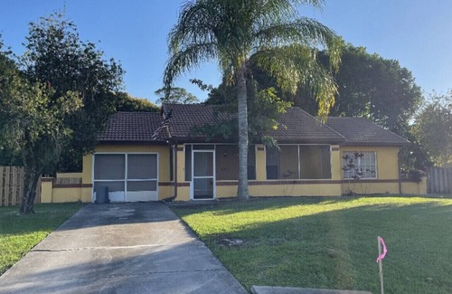 Port Saint Lucie Casa | Entire Home: Come Enjoy! Two bedroom Two bathroom !