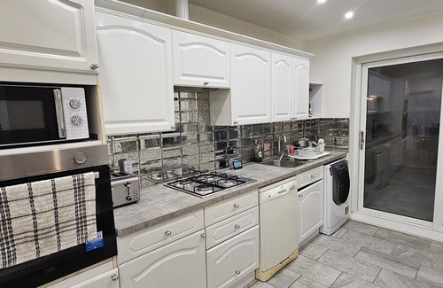 Alibon Casa | Entire home in Greater London of Dagenham