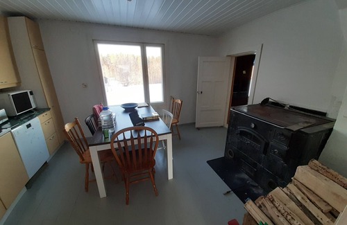 Iisalmi Villa | Entire home in Iisalmi, Finland 10 guests, 3 bedrooms, 10 beds, Sauna, farmhouse