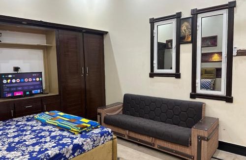 Peshawar Apartamento | Entire Home in Peshawar Gulbahar