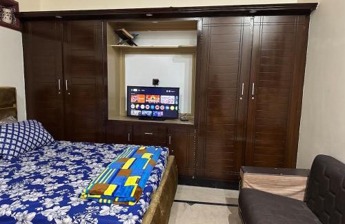 Peshawar Apartamento | Entire Home in Peshawar Gulbahar
