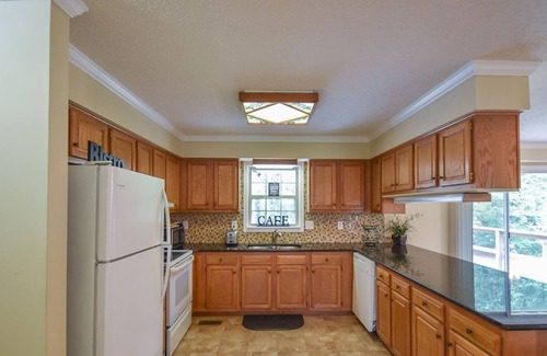 Olivia Casa | Entire Home in the Lakes