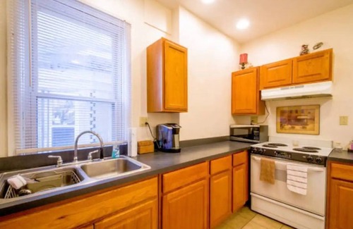 Corryville Casa | Entire Home in the PERFECT Location! UC & Downtown