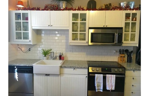 Corryville Casa | Entire Home in the PERFECT Location! UC & Downtown