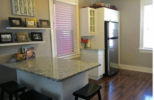 Corryville Casa | Entire Home in the PERFECT Location! UC & Downtown