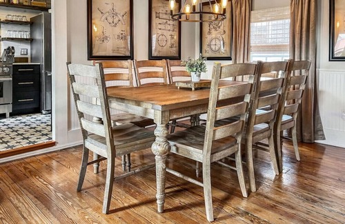 New Bern Casa | Entire Home, Located Downtown with easy walk to shopping and dining!