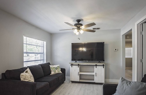 Temple Crest Casa | Entire home near Bush Garden， USF， Moffitt center