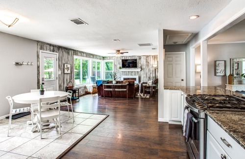 Haltom City Casa | Entire Home, Patio+Fire Pit! Ideal for Long Stays!