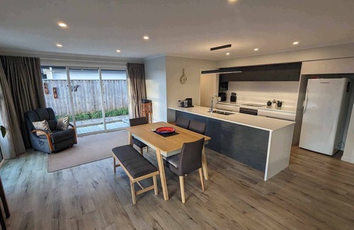 Richmond Casa | Entire home, Pets Welcome and Wheelchair friendly in Richmond, Nelson,
