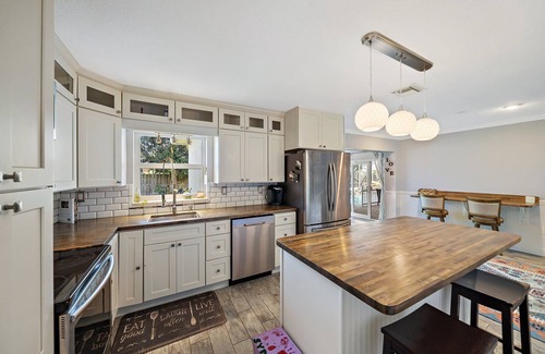 Hobe Sound Casa | Entire Home ~ Pool ~ 1 Mile From Beach