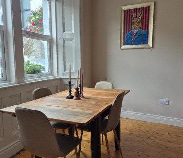 Cloughjordan Apartamento | Entire home sleeps 8