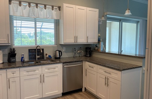 Englewood East Villa | ENTIRE HOME with 3bd 2,5 bath with Large swimming pool