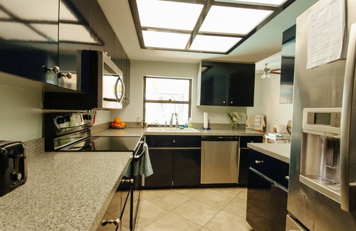 Diplomat Casa | Entire House -- 3 bed 2 baths, with large, heated pool in Cape Coral.