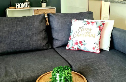 Springwood Casa | Entire house between Brisbane and Gold Cast