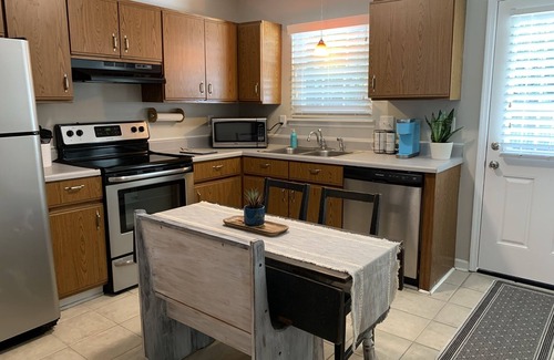 McCutcheon Field Casa | ★ Entire House close to Camp Lejeune ★