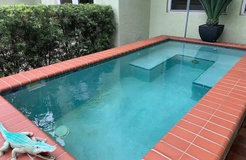 Flamingo Parks Casa | Entire house in historic Flamingo Park, West Palm Beach. Dog friendly. Quiet.