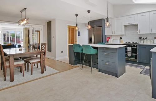 London Borough of Bromley Casa | Entire House - Large 3 Bedroom House with Garden - Orpington
