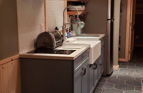 Seward Casa | Entire House Tiny Home: close to cruise ship terminal and downtown Seward