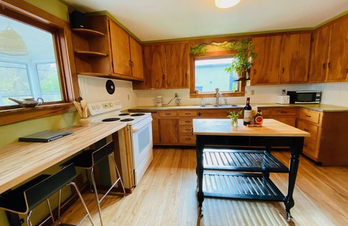 Eastern Vermont Casa | Entire house w/ hot tub close to Stowe: Yaya's Place