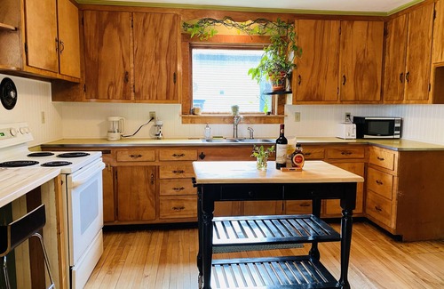 Eastern Vermont Casa | Entire house w/ hot tub close to Stowe: Yaya's Place