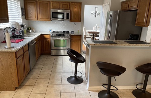 Valley Ranch Casa | Entire House W/king Bed 10Mins from DFW Airport