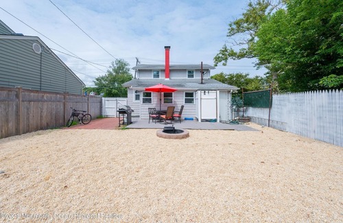 Avon Casa | Entire House w private yard/stone fire pit in Bay Head beach