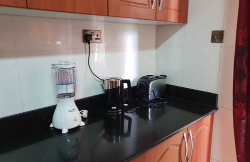 Thompson Estate Apartamento | Casa completa con wifi de alta velocidad y amplio estacionamiento.