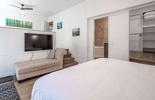South Central Casa | Entire House with Hot Tub!
